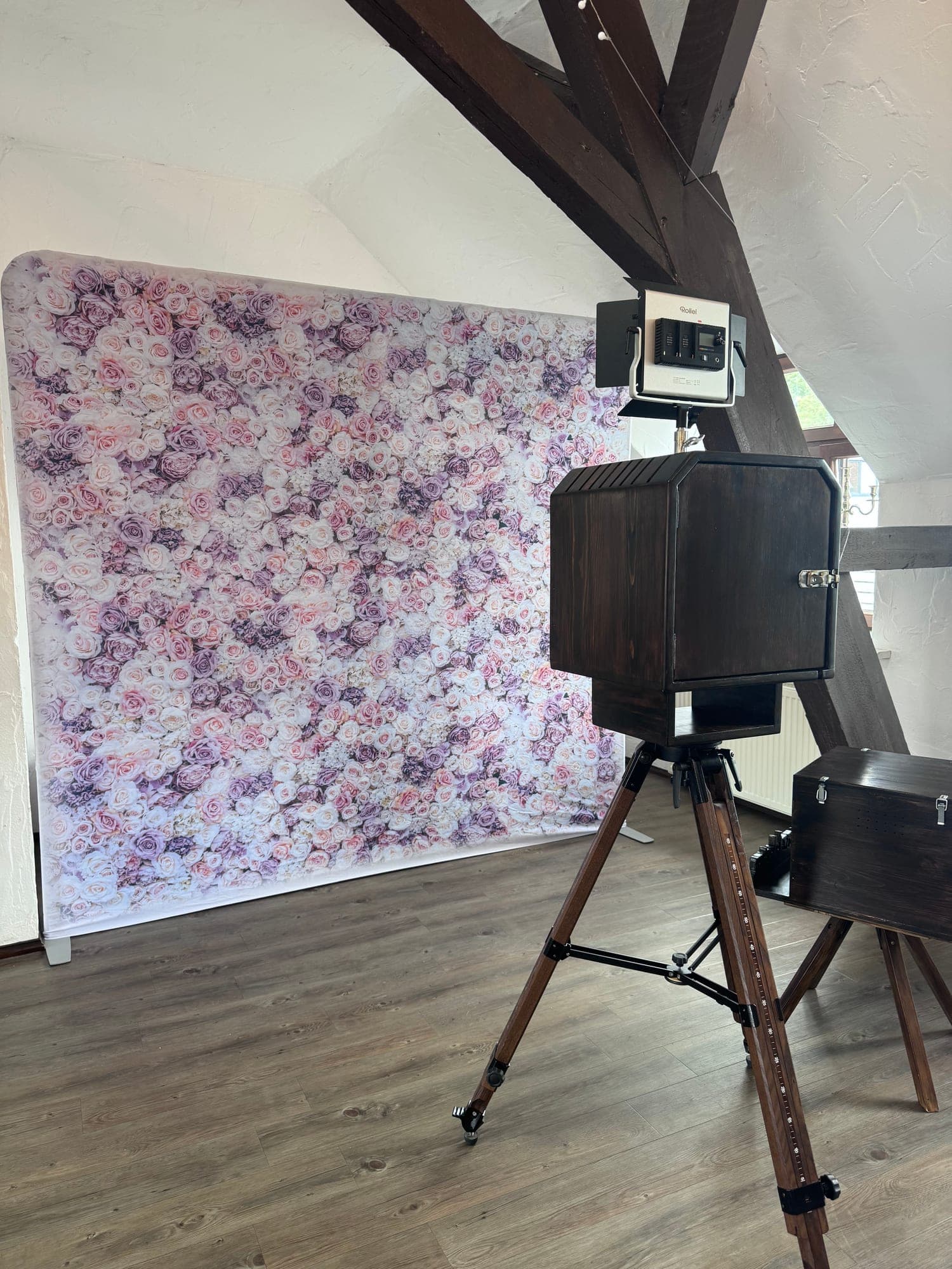 Fotobox mit Blumenhintergrund